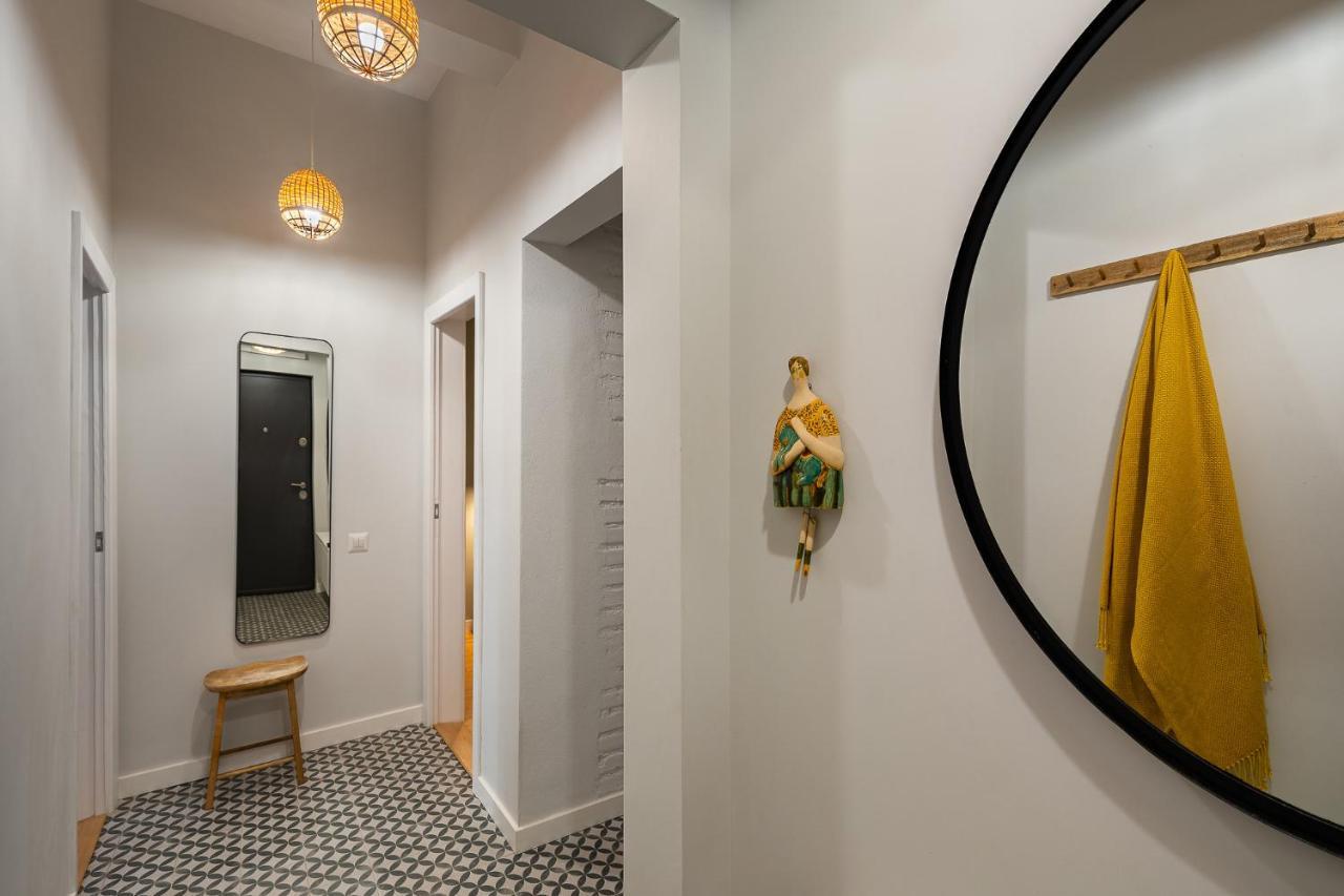 Bohemian Apartment In Old Town - Self Check-In Bukarest Kültér fotó